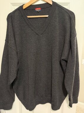 Irish Merino Wool Men's V-Neck Charcoal Gray Sweater -